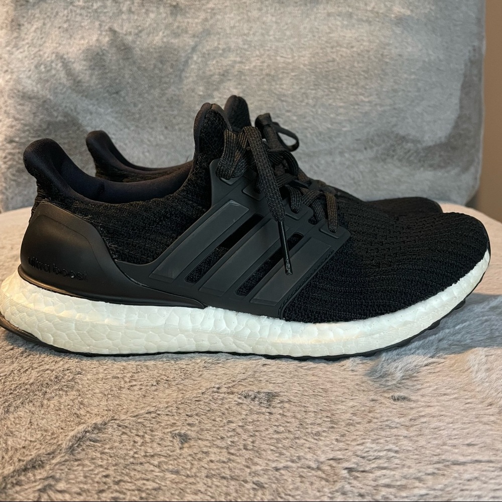Womens Black Ultra Boosts